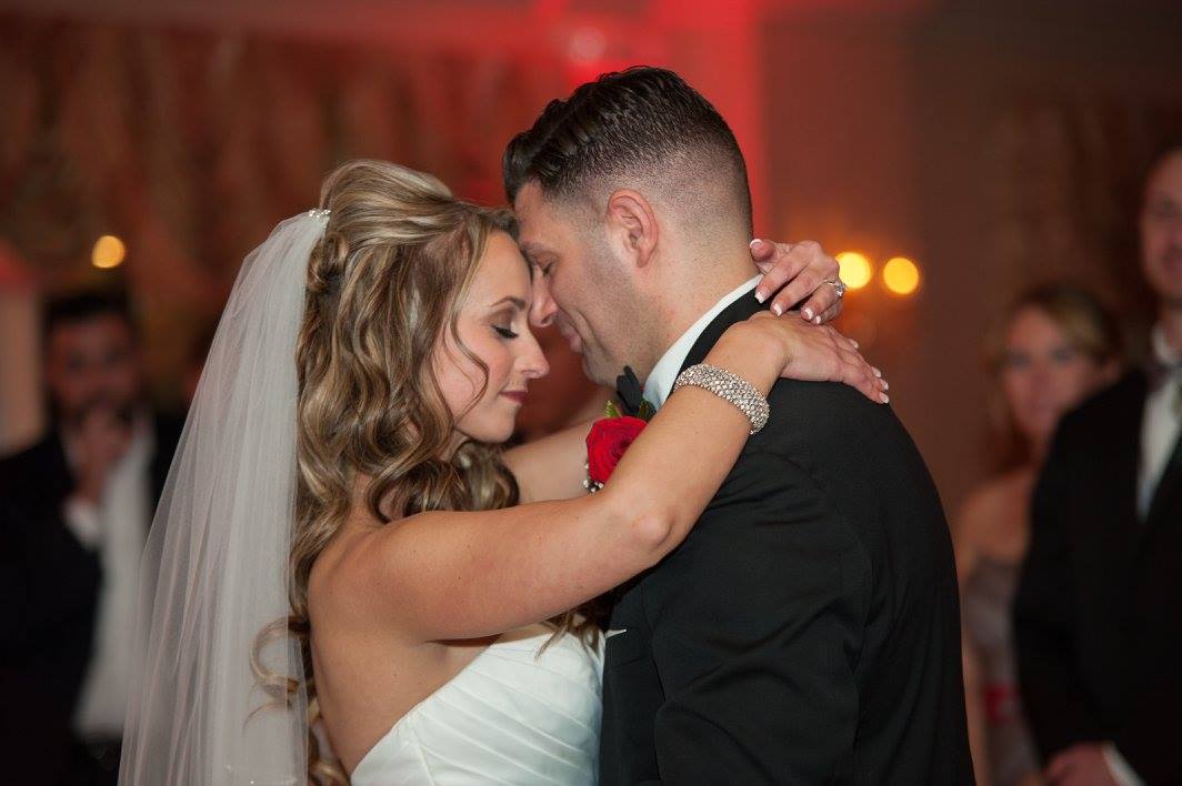 A Beautiful First Dance Sets the Mood for a Special Night