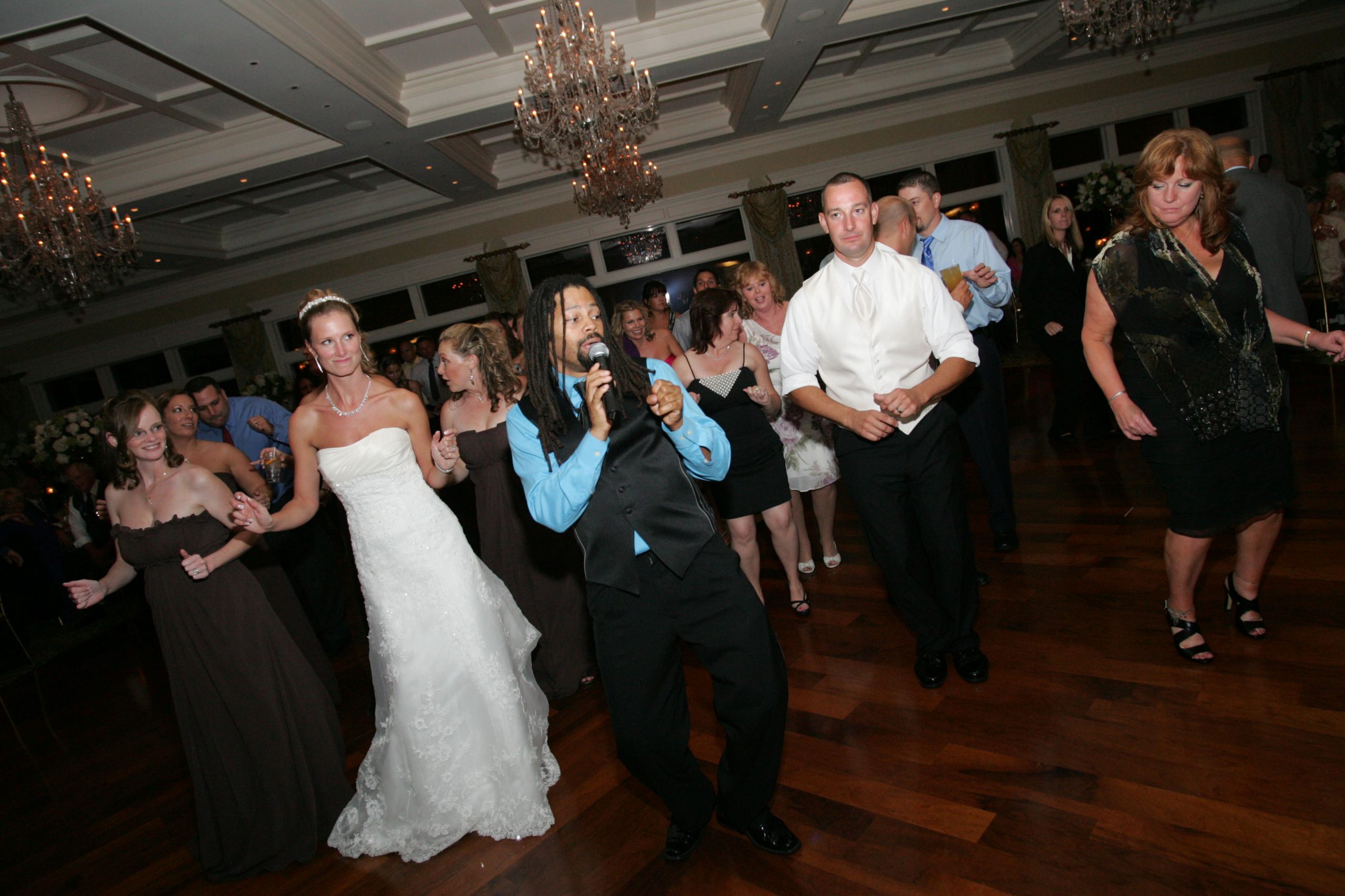 Having an MC lead a Line Dance can be a great ice breaker