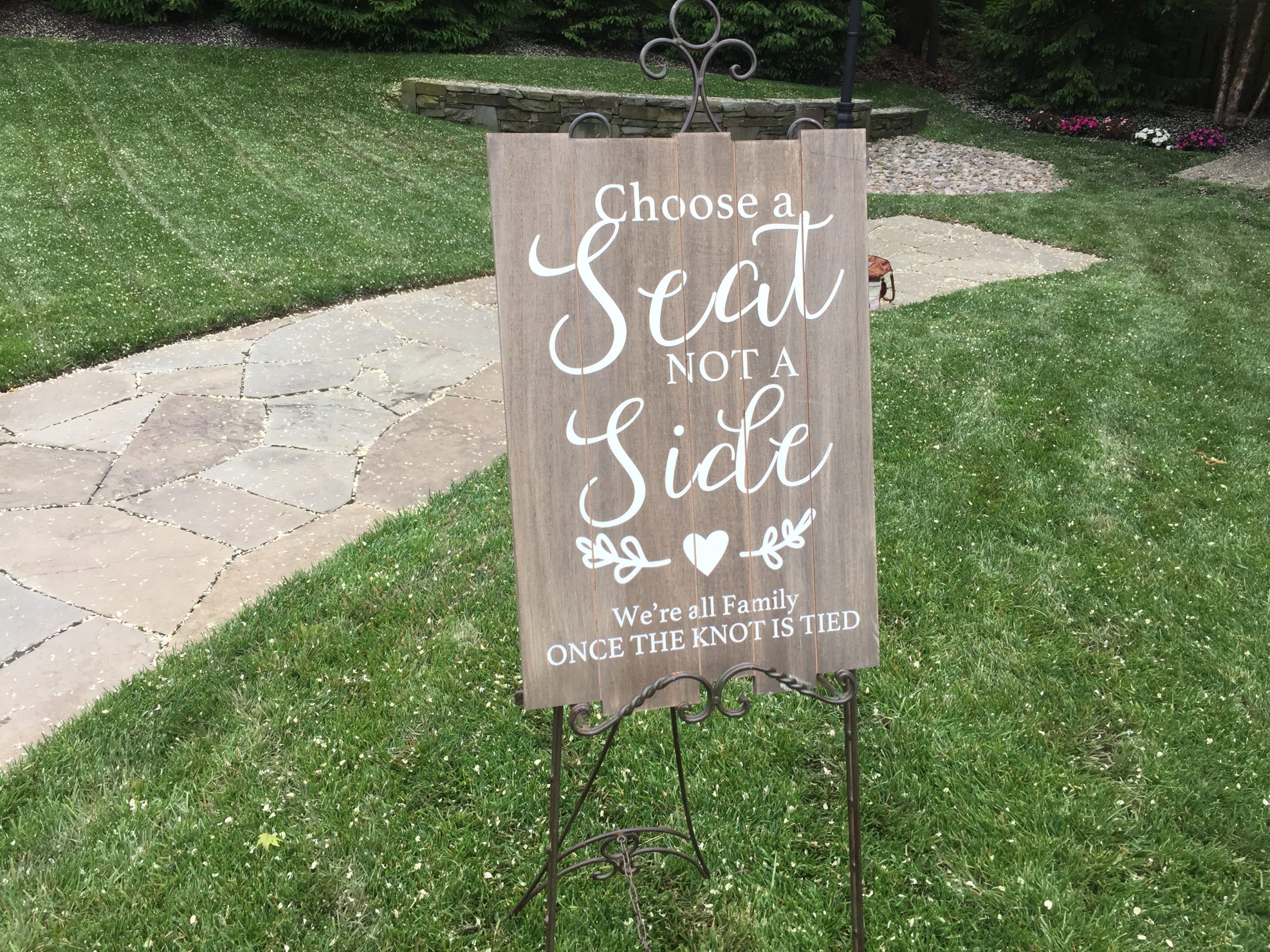 Love Signs Like This at Weddings!