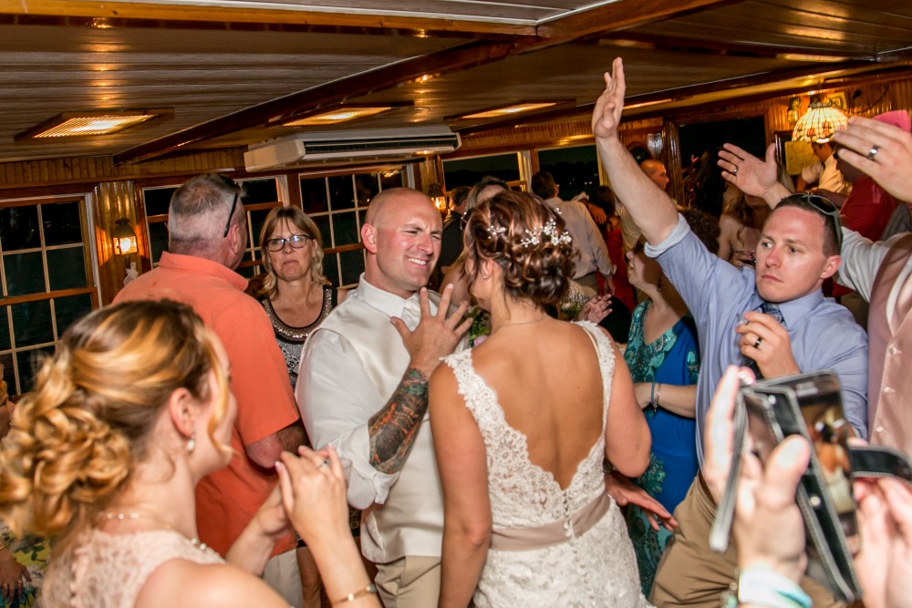 EliteEntertainment_EliteImages_NJWedding_RiverQueen