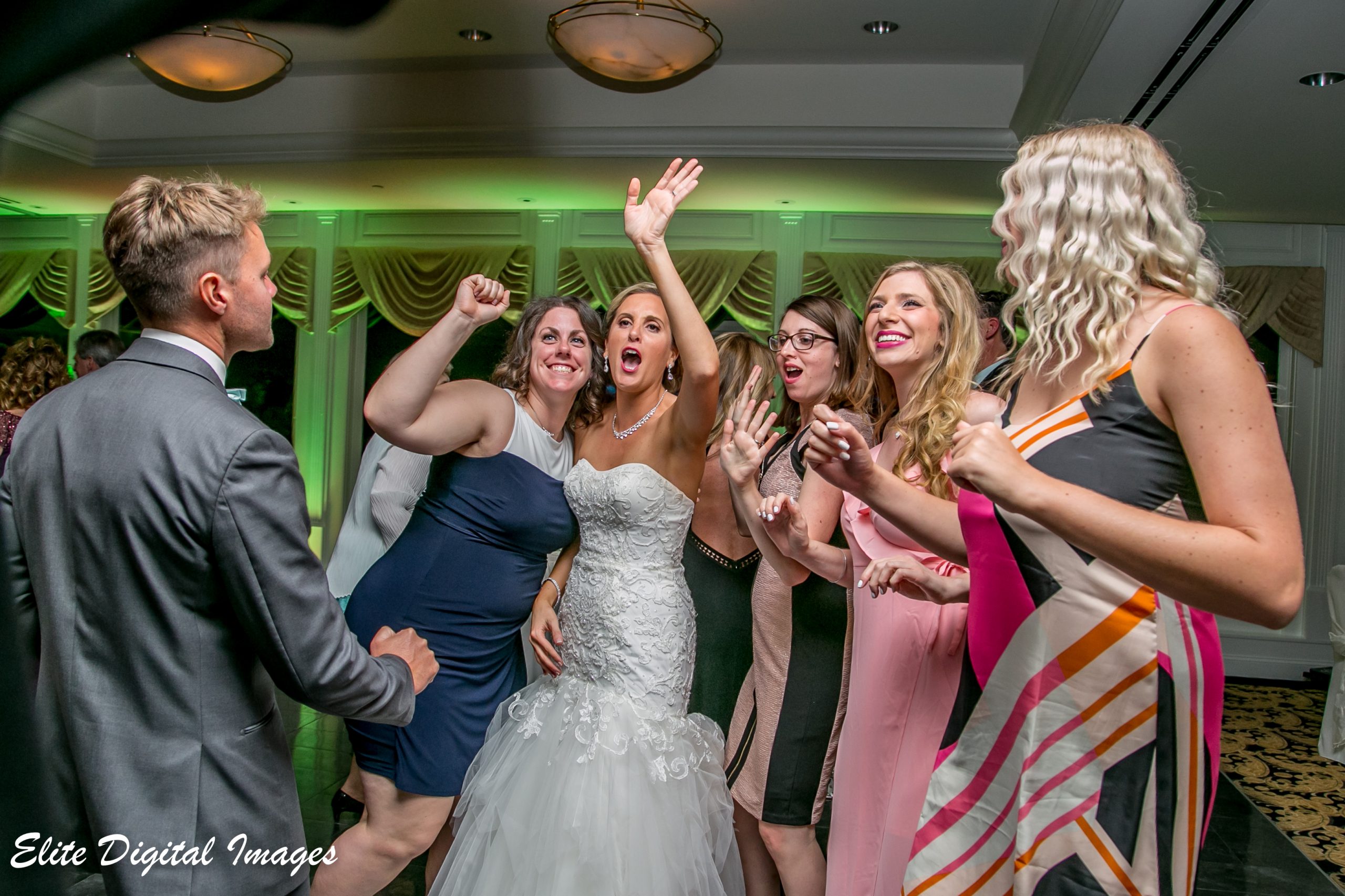EliteEntertainment_TheMillLakesideManor_EliteImages_NJWedding