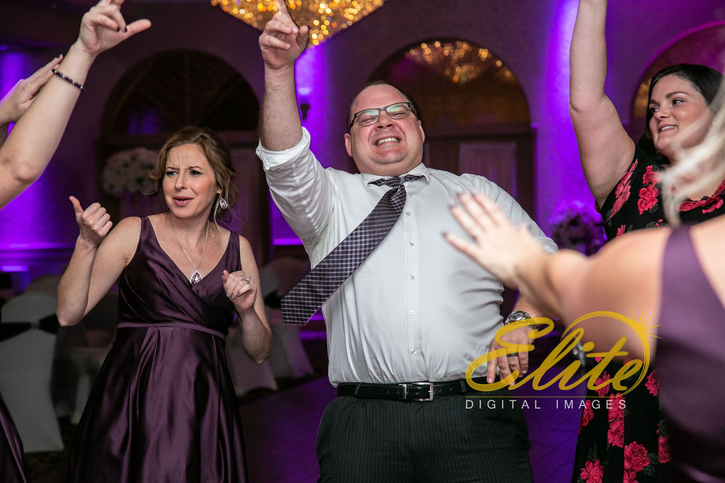 EliteEntertainment_NJWedding_EliteImages_RamadaTomsRiver_VersaillesBallroom_Colleen and Wayne 10.21 (10)