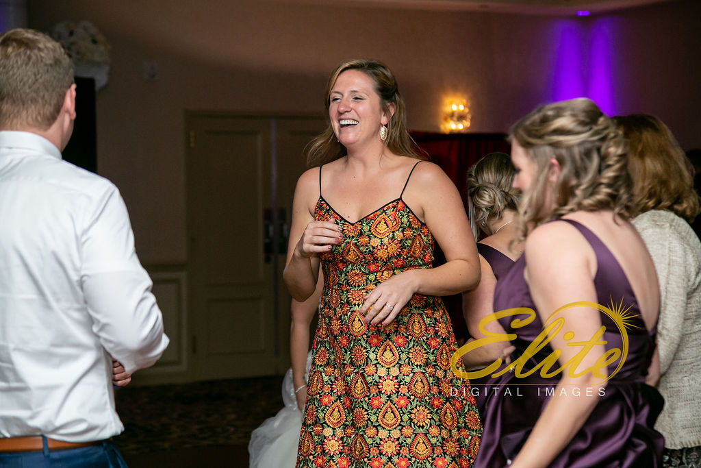 EliteEntertainment_NJWedding_EliteImages_RamadaTomsRiver_VersaillesBallroom_Colleen and Wayne 10.21 (6)