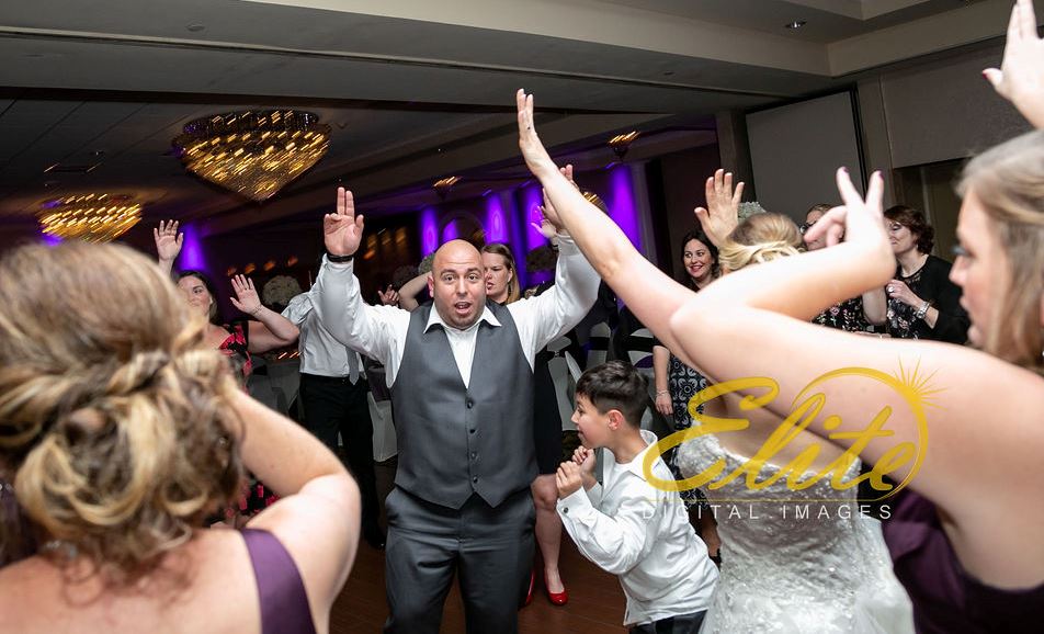 EliteEntertainment_NJWedding_EliteImages_RamadaTomsRiver_VersaillesBallroom_Colleen and Wayne 10.21 (8)