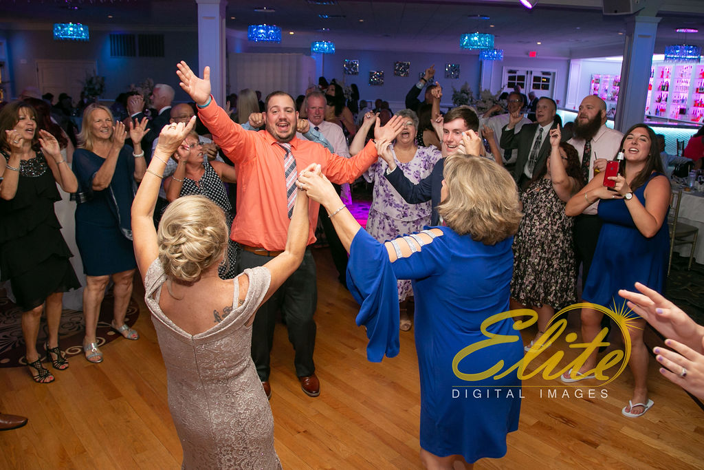 Elite Entertainment_ NJ Wedding_ Elite Digital Images_Crystal Point, Point Pleasant _Toni and Mike_06_08_19 (8)