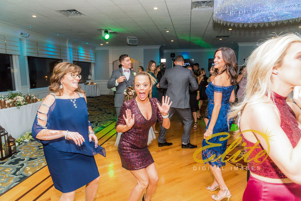 Elite Entertainment_NJ Wedding_Elite Digital Images_Crystal Point, Point Pleasant_GeannineAndMike_10_11_19_party 5